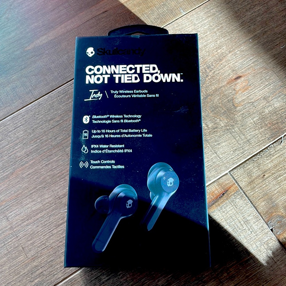 New in box Skullcandy Indy True Wireless Ear Earbud Headphones Black